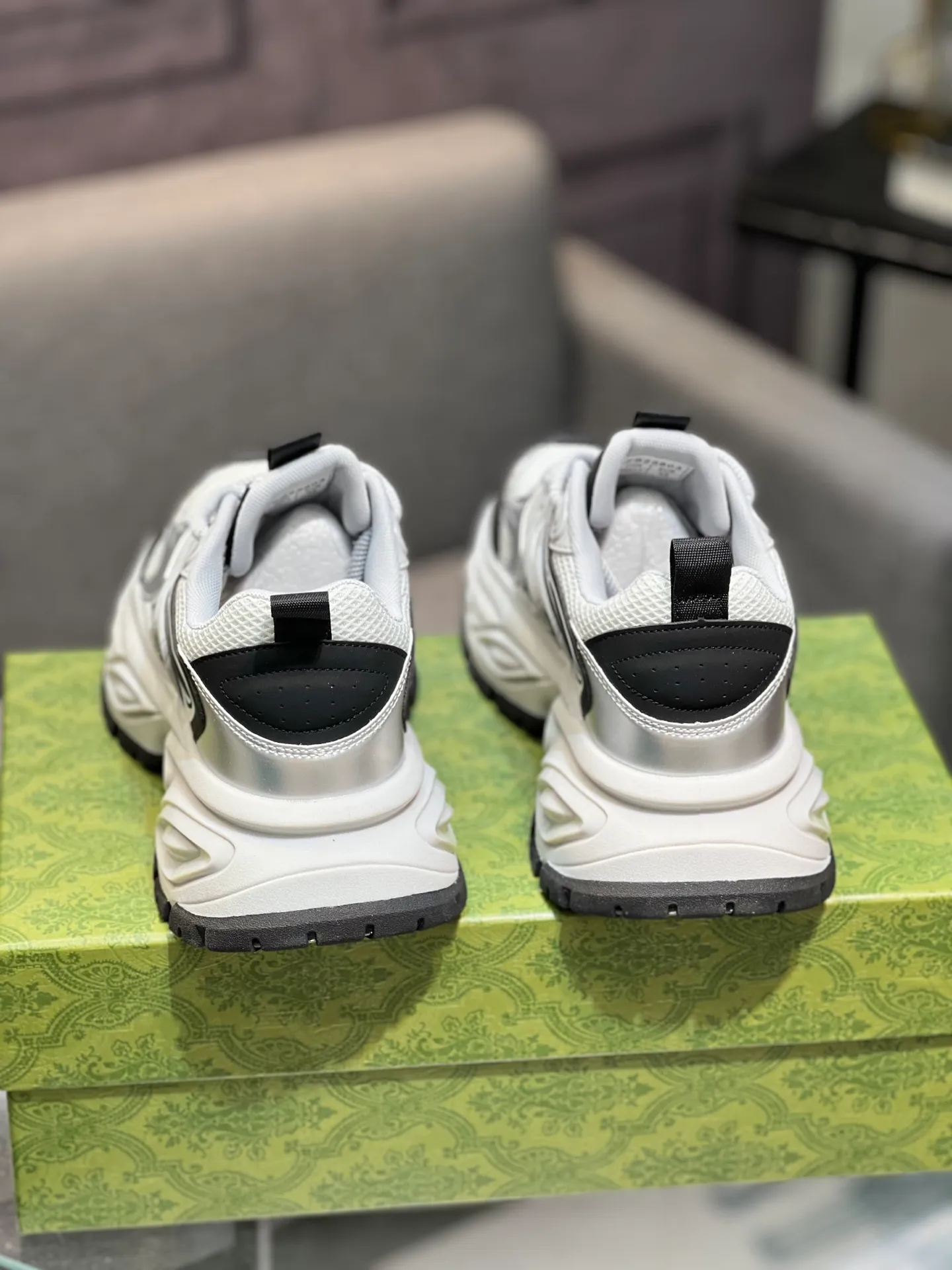 💰¥460 Brand: GUCCI Standard code: 38-44, Material: original material splicing, comfortable and breathable lining, lightweight and wear-resistant sports outsole Style category: men's fashionable casual shoes, running, sports shoes, distinguished luxury brand elements, top luxury